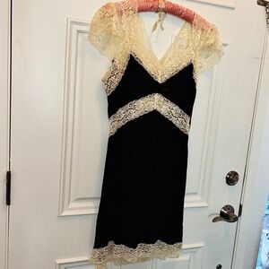 RARE Black Slip Dress w/ Ivory Rose Cut LACE Valentines Day By Widow Sz M WOW